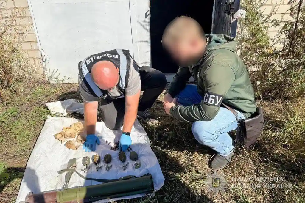 У Путивлі поліцейські вилучили арсенал зброї у 30-річного місцевого жителя