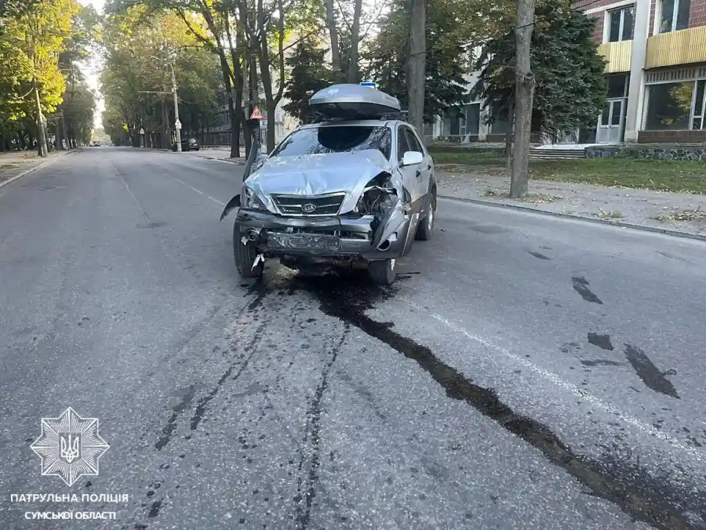 У Сумах на перехресті Чорновола та Маґістратської сталася ДТП: постраждав водій