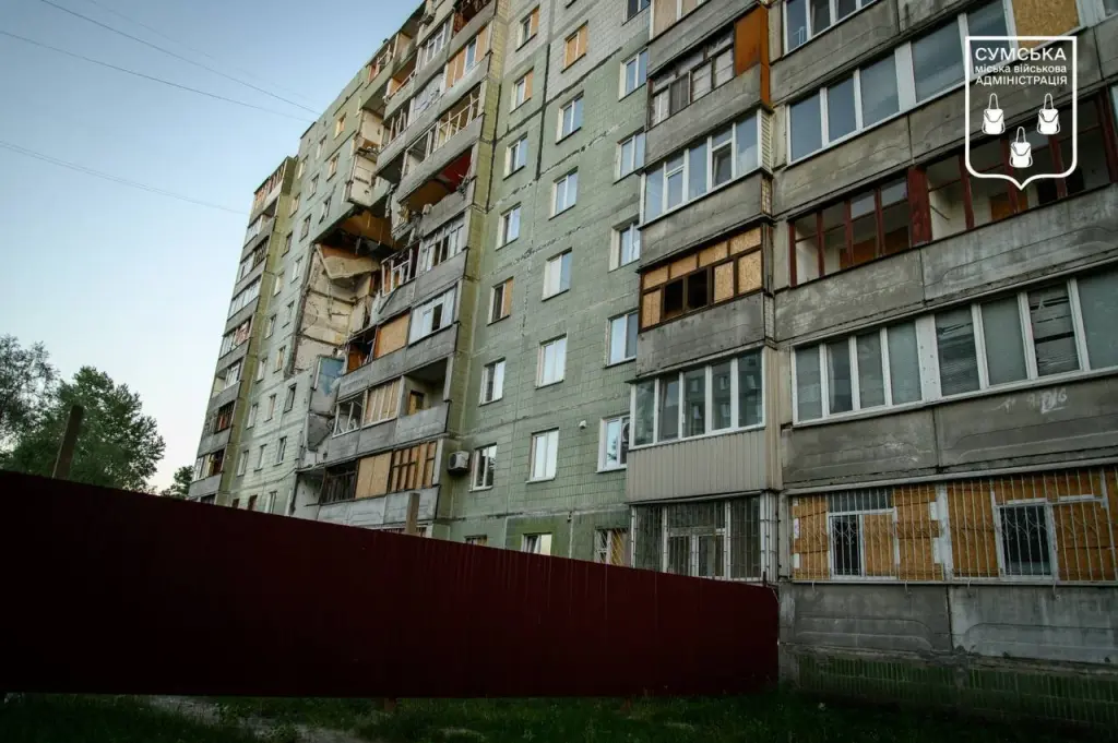 У Сумах планують відбудувати частково зруйнований будинок на Героїв Крут, 68А
