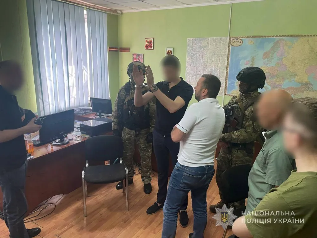 У Сумах 23-річний аферист ошукав місцевого жителя на 160 тисяч доларів