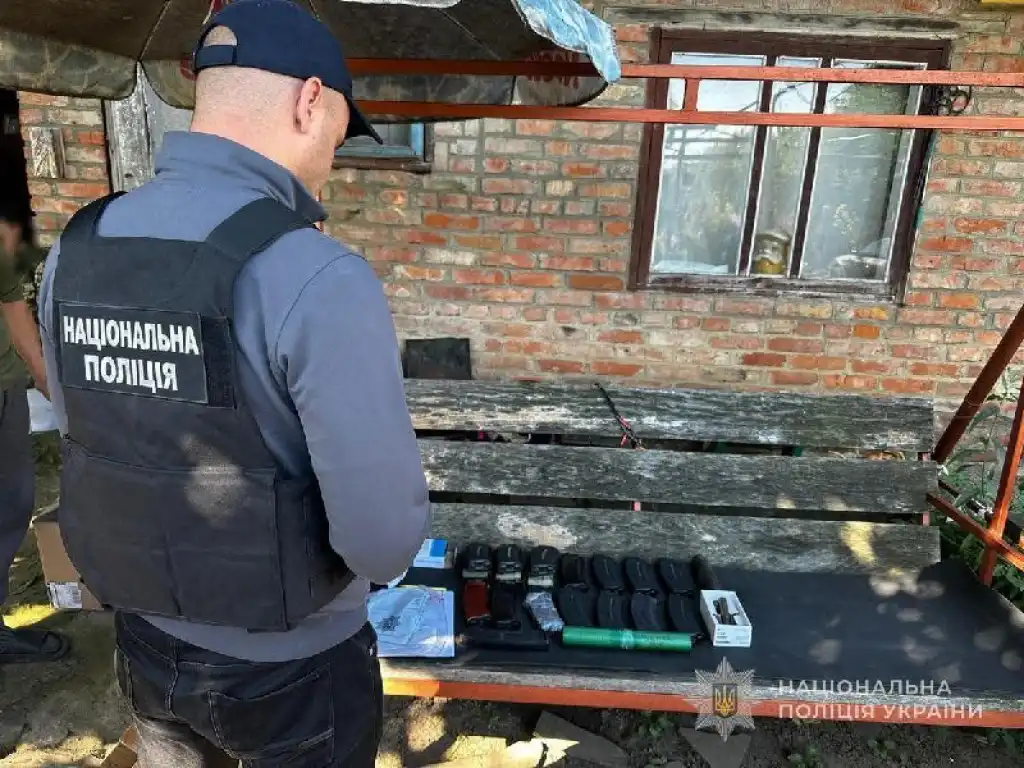 На Сумщині судитимуть чоловіка за незаконне зберігання вибухівки та боєприпасів