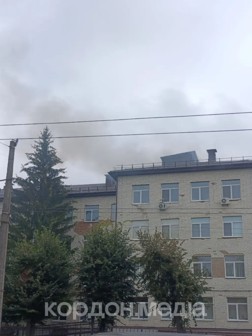 У Сумах російський дрон атакував пологовий будинок – в ОВА показали момент удару