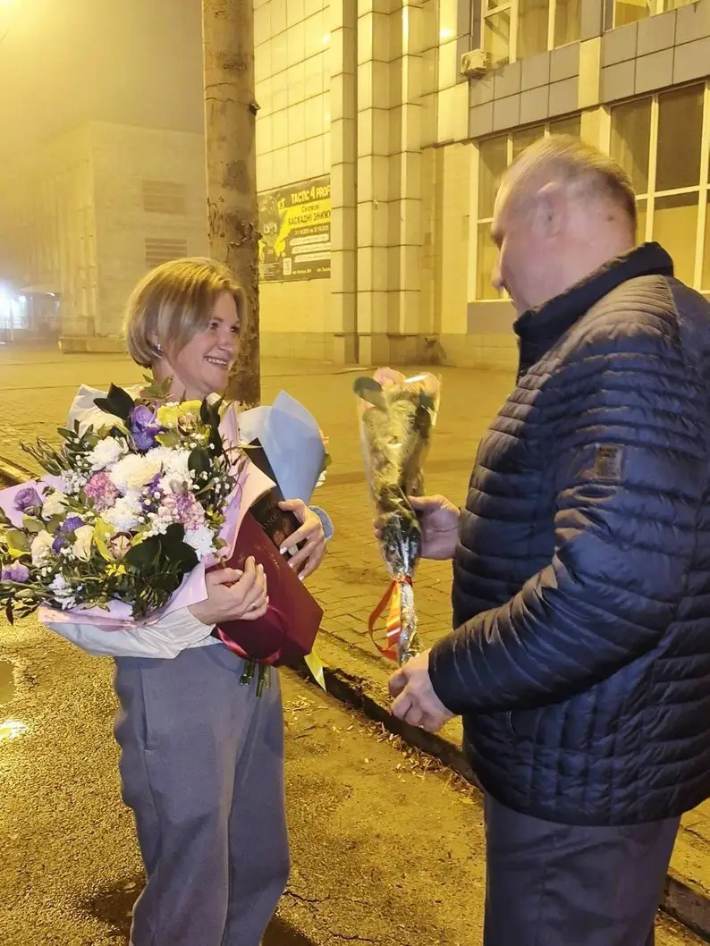 Потяг «Київ – Суми» через обстріли їхав 15 годин: пасажирів частину шляху перевозили автобусами Потяг «Київ – Суми» через обстріли їхав 15 годин: пасажирів частину шляху перевозили автобусами