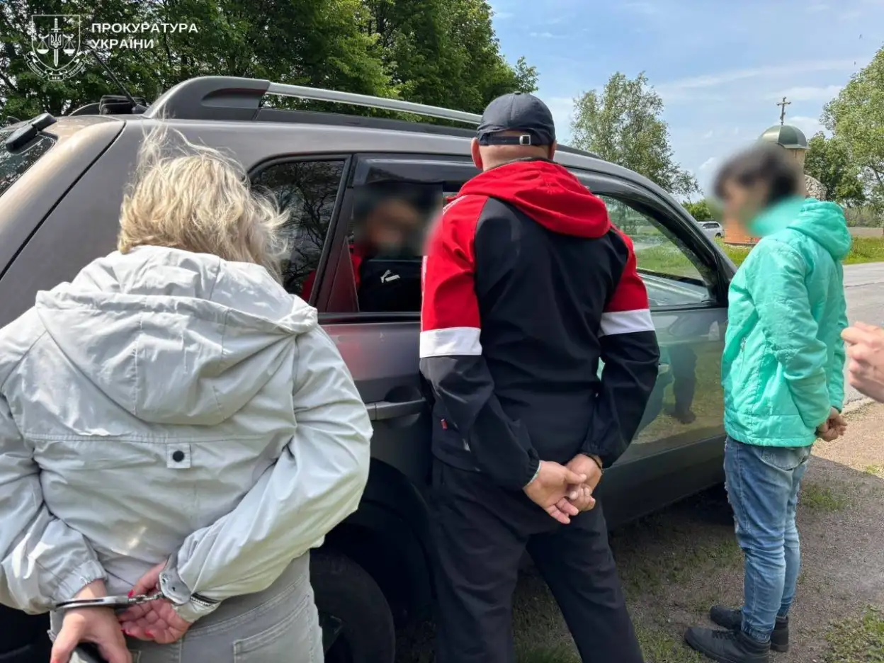На Сумщині судитимуть медсестру та її спільницю, які організовували фіктивні шлюби для виїзду чоловіків за кордон