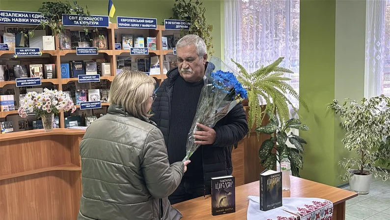 Василь Шкляр представив у Ромнах роман “Рік Шершня”: містика, історія та сучасні паралелі
