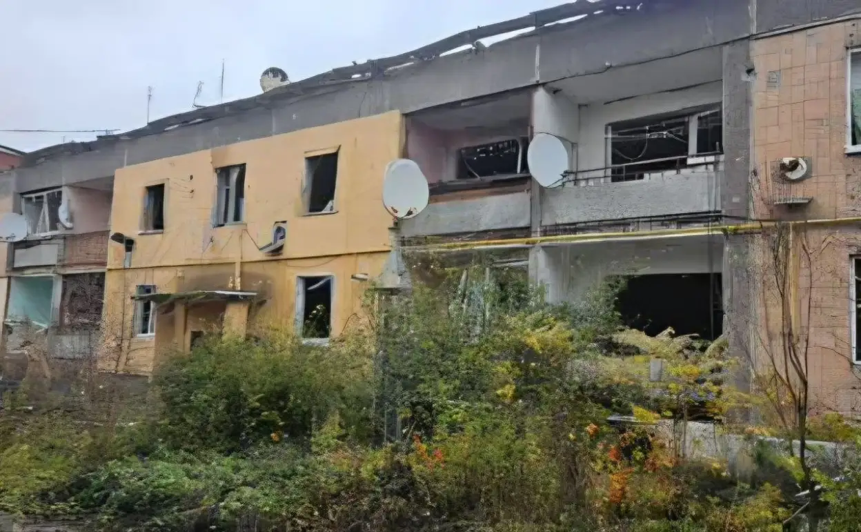 Росіяни скинули авіабомби на Велику Писарівку: пошкоджені будинки, люди не постраждали Росіяни скинули авіабомби на Велику Писарівку: пошкоджені будинки, люди не постраждали