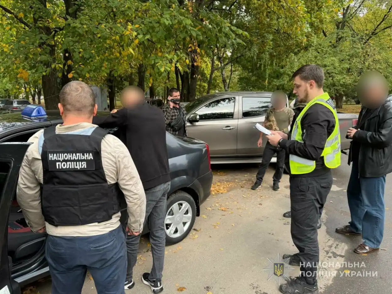 У Сумах викрили таксиста, який підшуковував клієнтів для повій