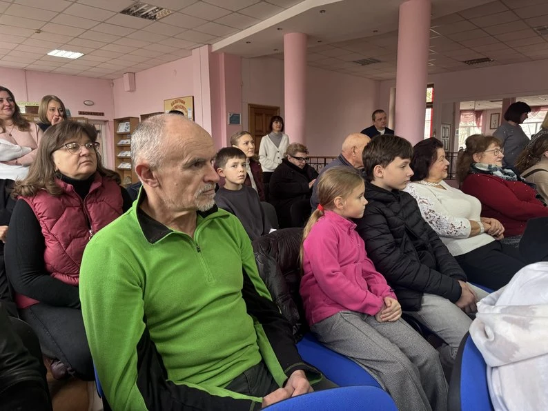 12-річний письменник із Сум встановив рекорд України, видавши власну прозову трилогію