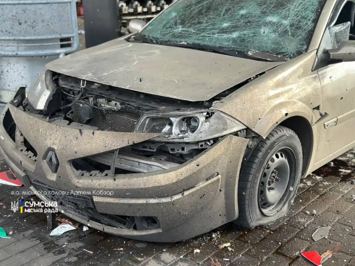 У Сумах дрон-камікадзе «Італмас» влучив у автозаправку — четверо людей поранені