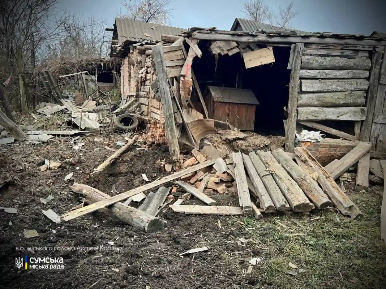 Росія посилює удари по цивільних об’єктах на Сумщині: є поранена