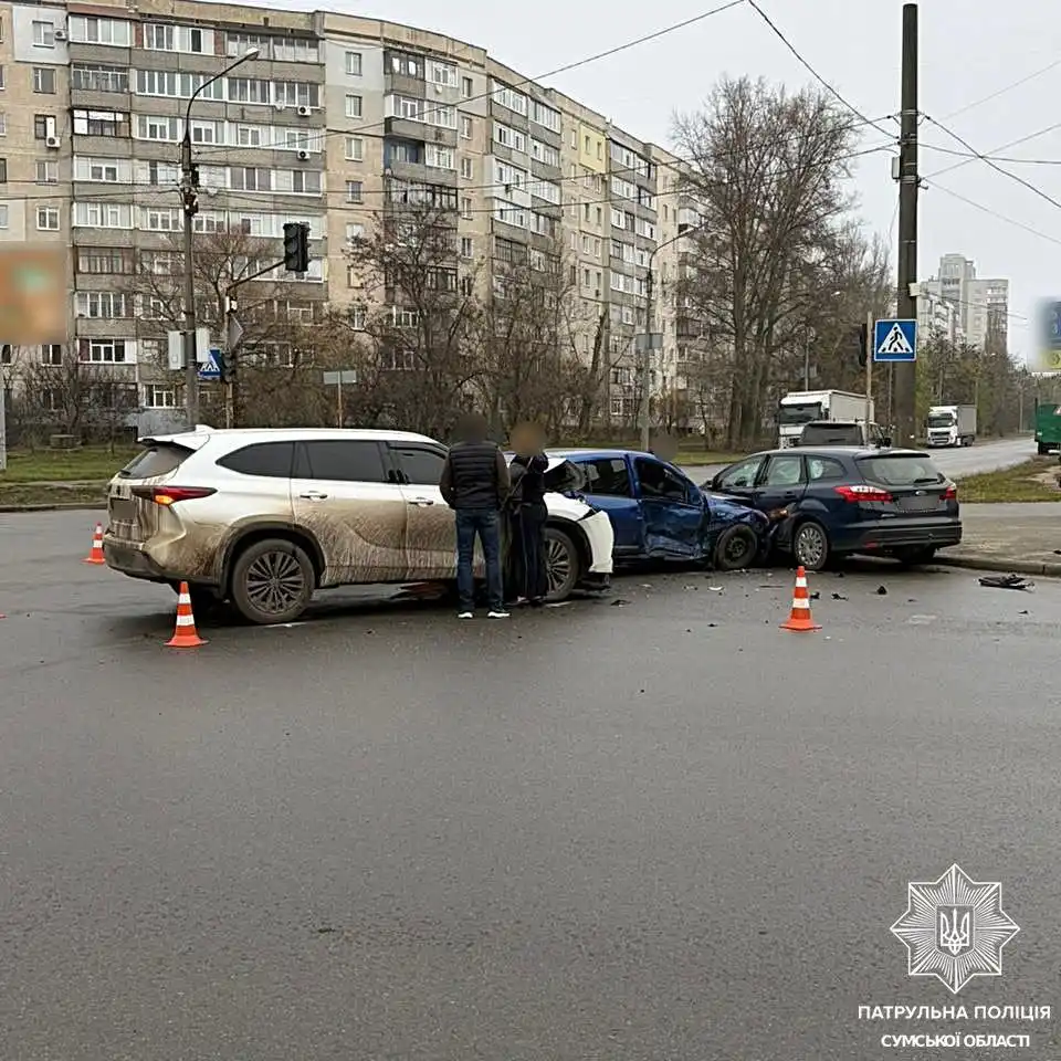 У Сумах сталася потрійна аварія на перехресті Івана Сірка та ЗСУ