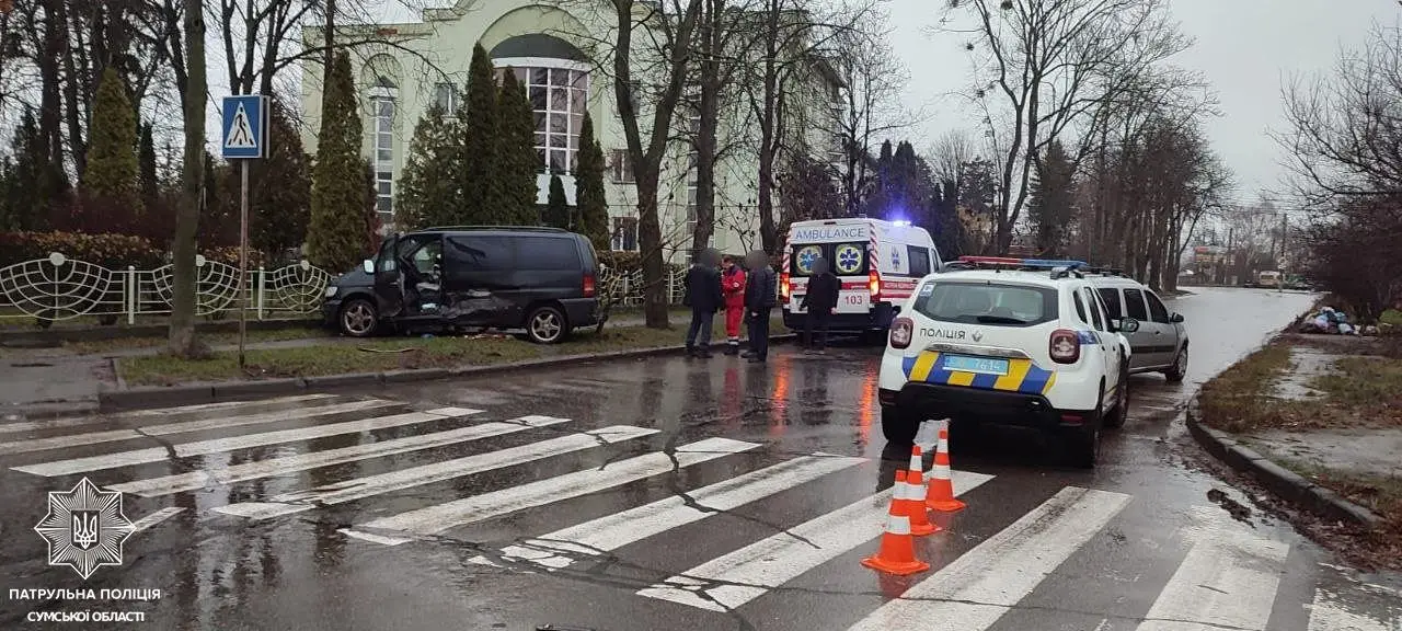 Ранкова аварія біля Центру зайнятості в Сумах: один з водіїв у лікарні
