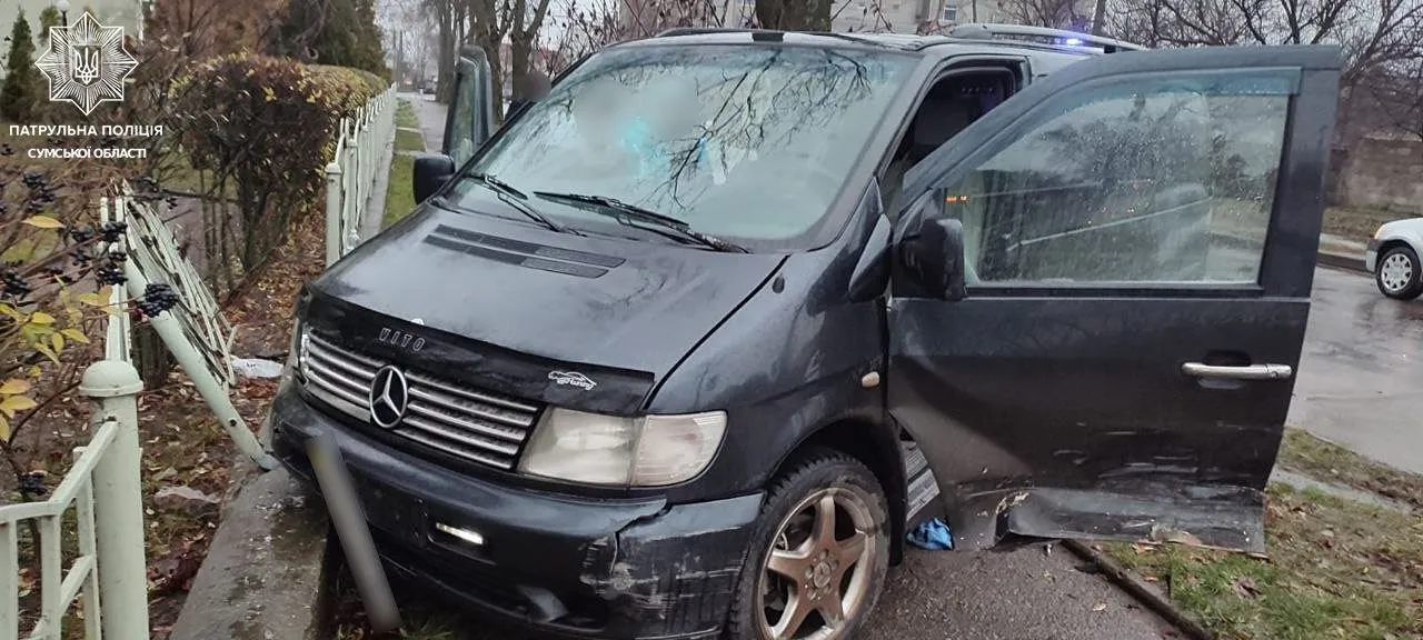 Ранкова аварія біля Центру зайнятості в Сумах: один з водіїв у лікарні