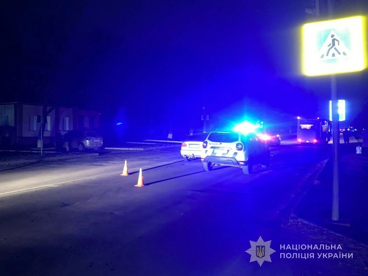 У Конотопі під колеса авто потрапила пенсіонерка: поліція відкрила провадження