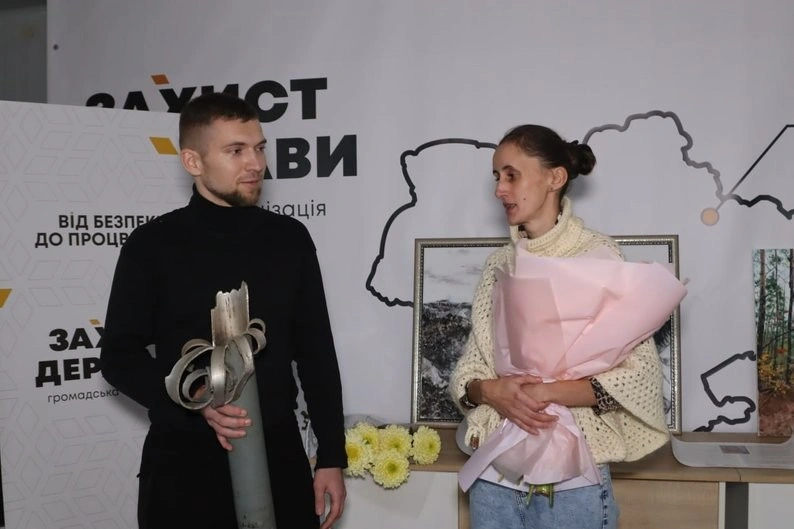 В Охтирці представили виставку Марини Дрєєвої: мистецтво на перетині війни і волонтерства В Охтирці представили виставку Марини Дрєєвої: мистецтво на перетині війни і волонтерства