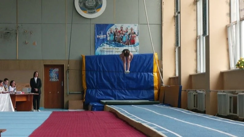 Юні спортсмени Сумщини розпочали з медалей на чемпіонаті України з акробатичної доріжки