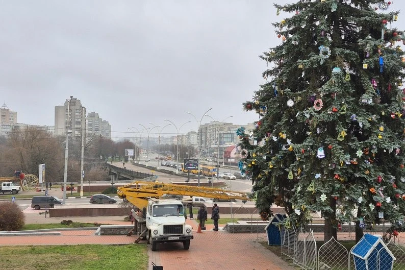 Суми готуються до Різдва без головної ялинки, але з оновленими святковими локаціями