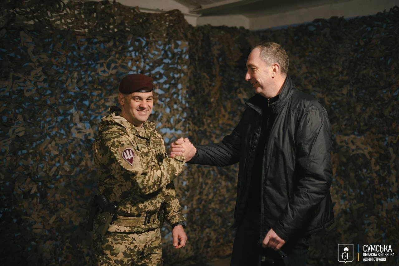 На Сумщині відзначили військових у День Збройних сил: голова ОВА передав державні нагороди