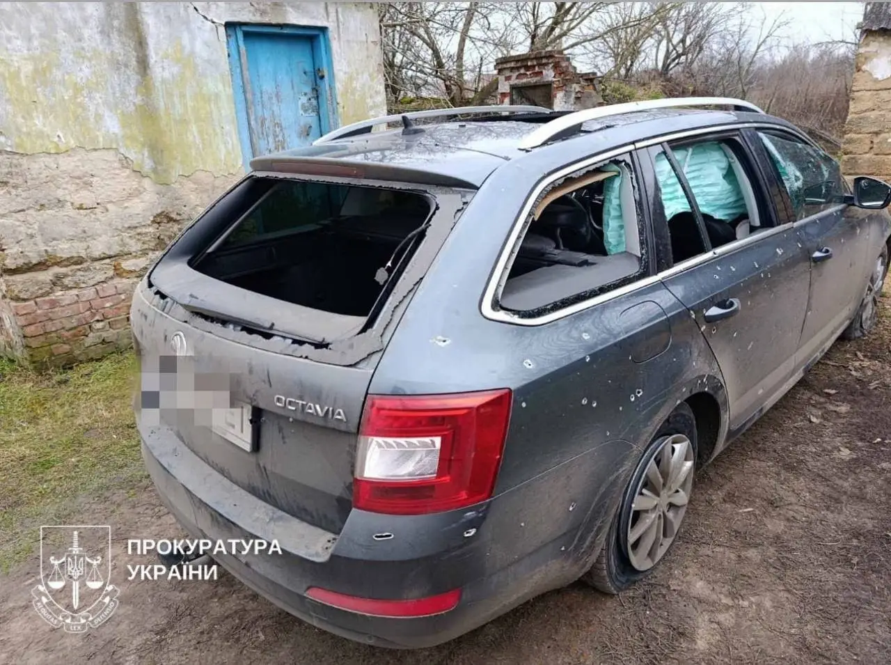 На Сумщині російський дрон атакував цивільне авто: двоє чоловіків поранені