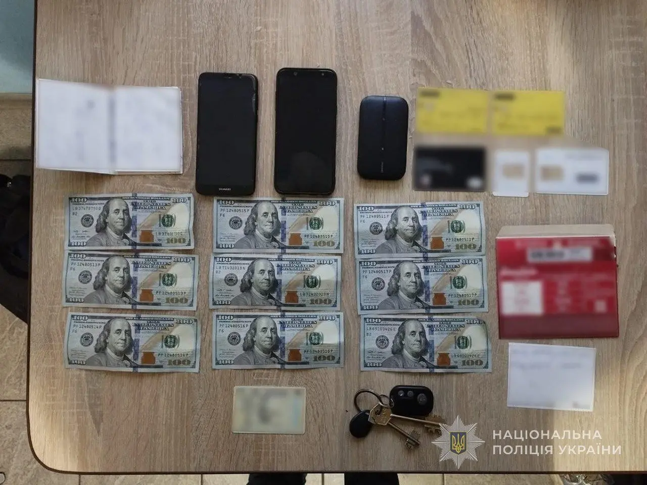 У Сумах викрили шахрайську групу, що виманила у людей майже мільйон гривень