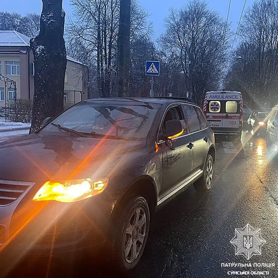 На вулиці Троїцькій у Сумах авто збило літню пішохідку