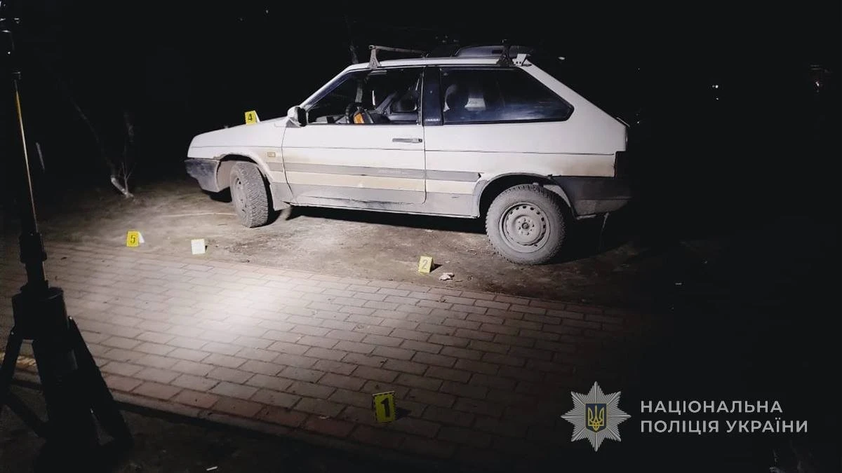 Угнали і не втекли: у Сумах поліція вийшла на двох підозрюваних у викраденні авто