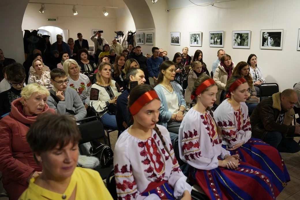 Різдво як жива традиція: у Сумах провели вечорниці з піснями, танцями й благодійною метою