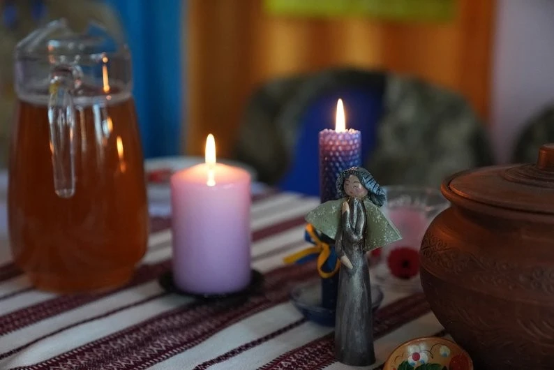У Сумах накрили різдвяний стіл пам’яті для полеглих захисників