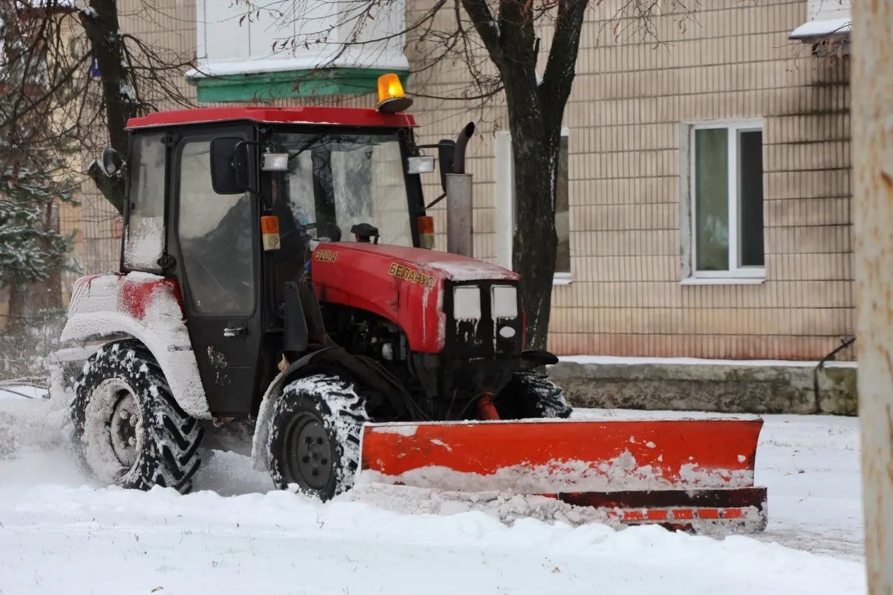 Сніг, техніка і нічні зміни: як Суми тримають дороги безпечними взимку