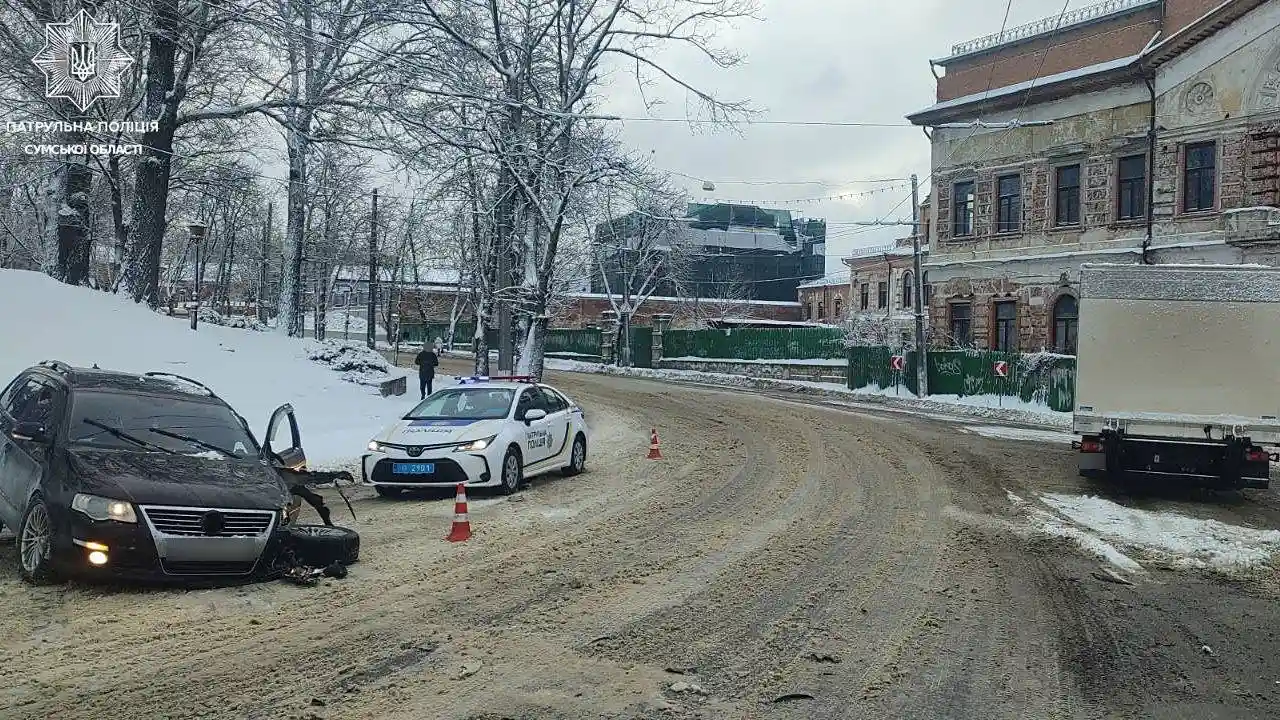 Ранкова ДТП у Сумах: нетверезий водій врізався у вантажівку, на щастя без жертв