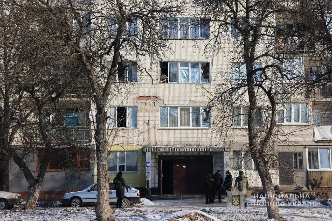 Ранковий удар по Сумах: дрон поранив людину й пошкодив житловий квартал