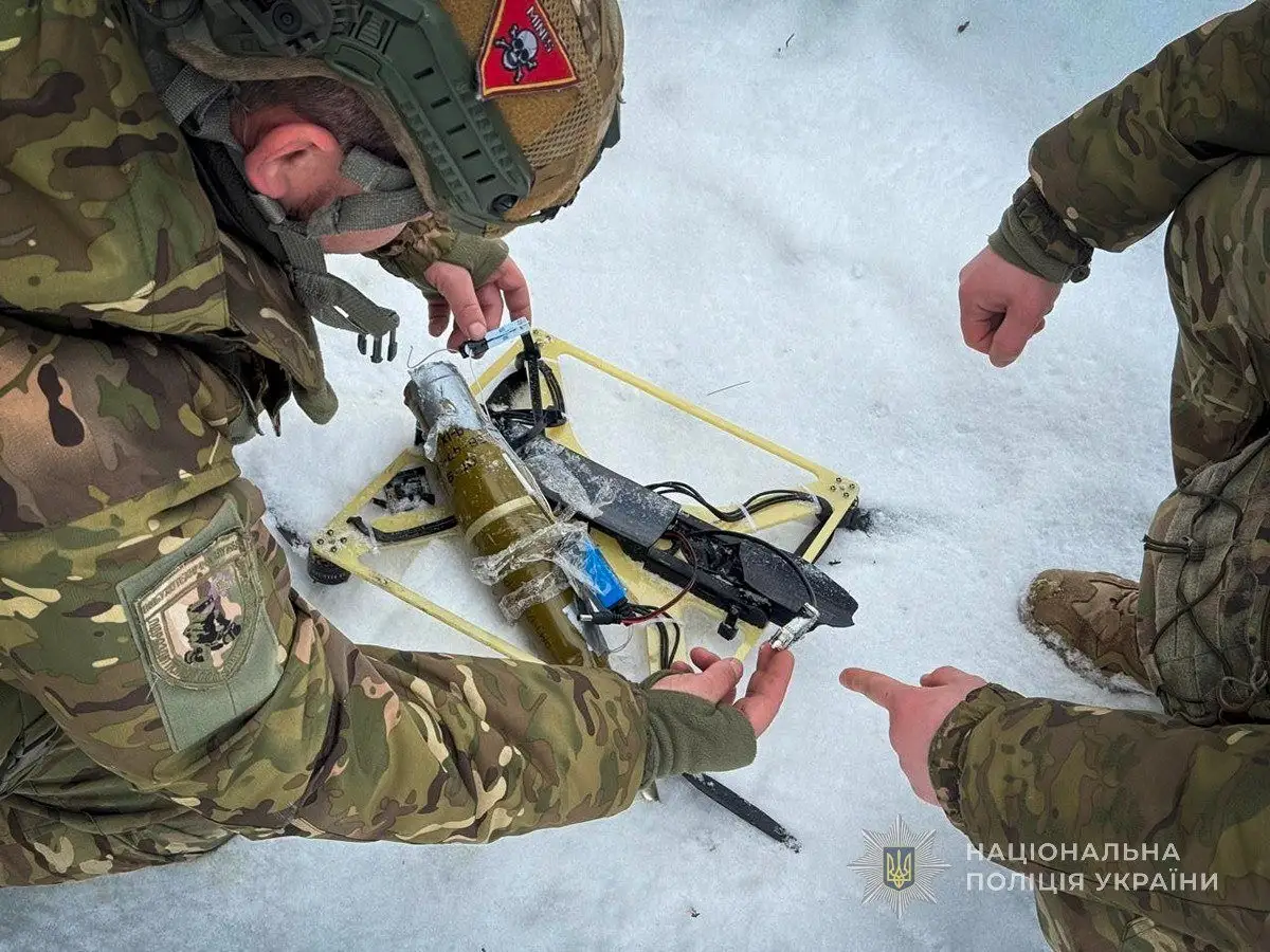 Небезпечний безпілотник із боєзарядом знешкодили на околиці Сум