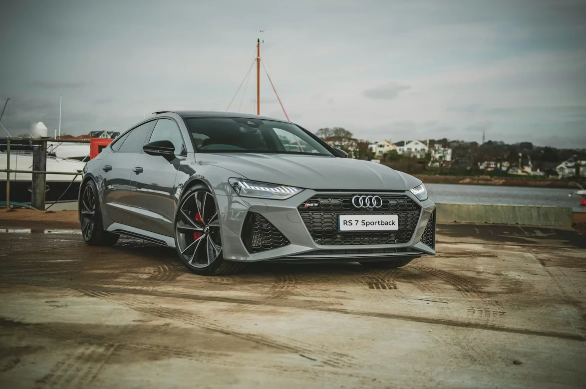 Деталі на Audi з авторозбірки — 5 причин для замовлення