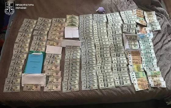 Суд усунув від роботи трьох викладачів сумського вишу у справі про хабар