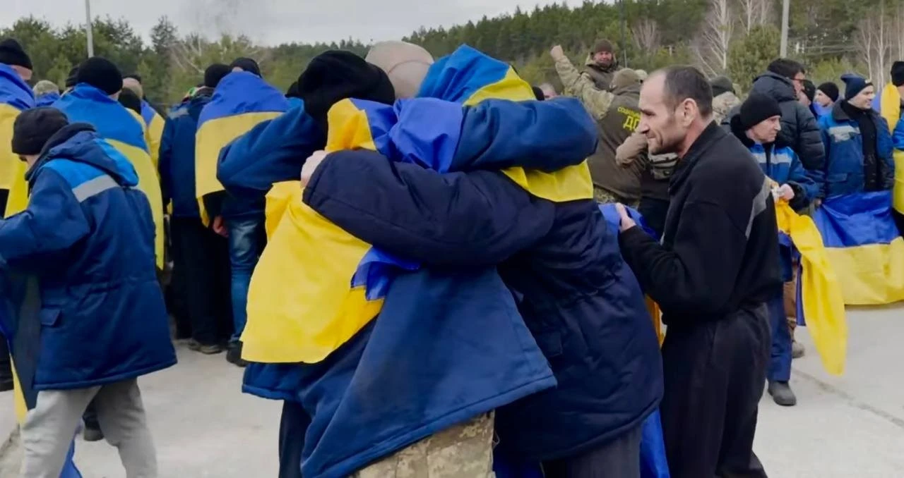 Під час обміну полоненими додому повертаються 17 військових із Сумщини