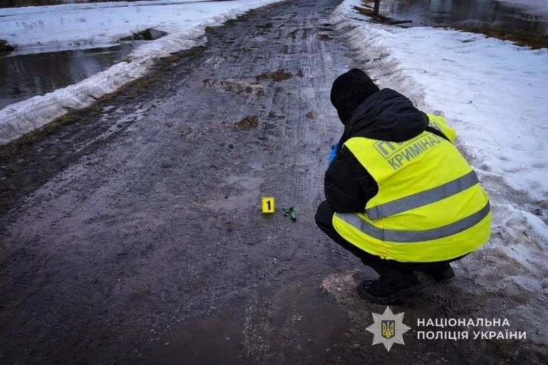 Небезпечна знахідка у селі Уздиця: 13-річний підліток отримав поранення через вибух невідомого предмета
