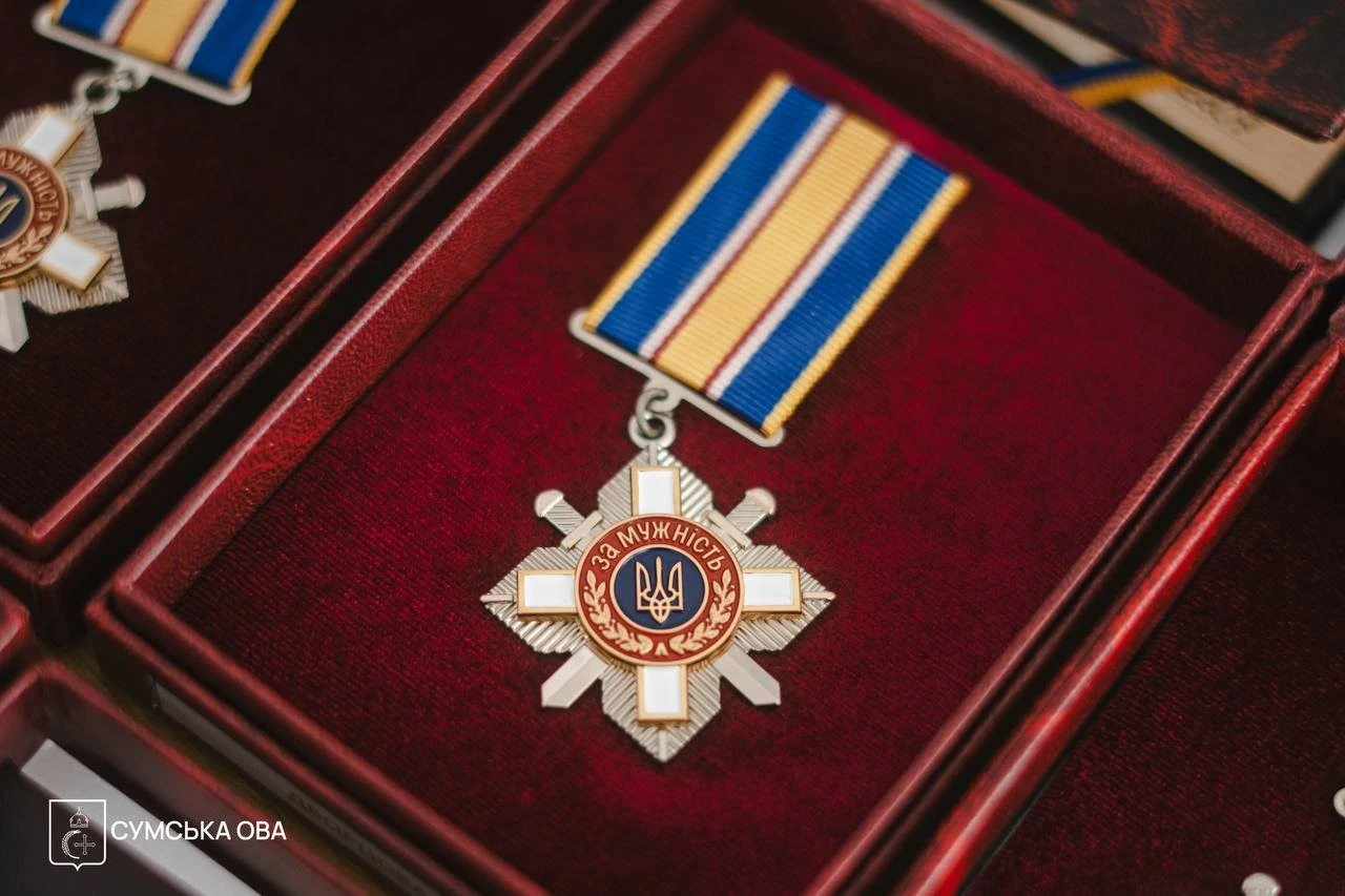 Пам’ять про відвагу: родини 25 захисників із Конотопщини отримали державні нагороди загиблих Героїв