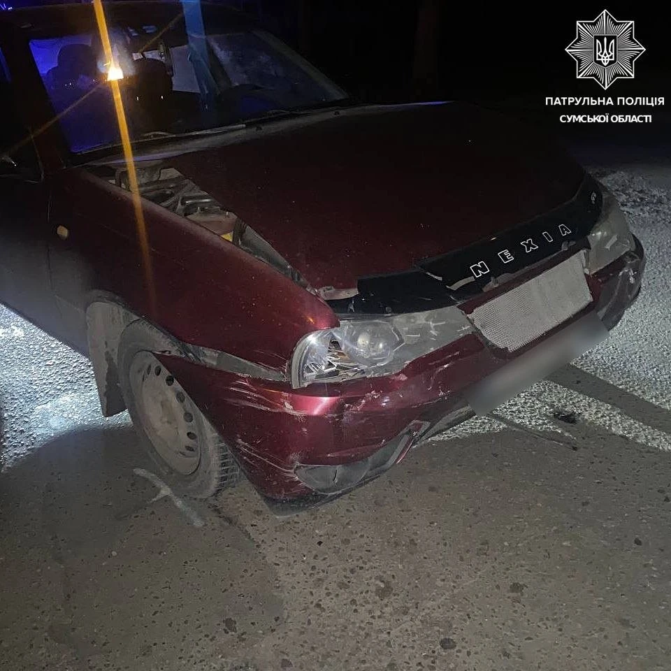 Нічна автопригода на перехресті в Сумах: водія госпіталізували після лобового зіткнення