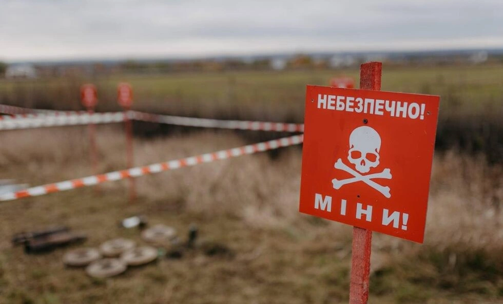 Трагедія у прикордонні: біля власної оселі на міні підірвався пенсіонер
