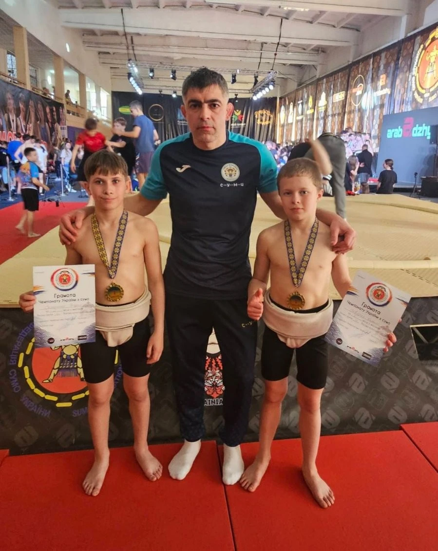 Тріумф на догьо: сумоїсти Сумщини вибороли вісім нагород на національній першості