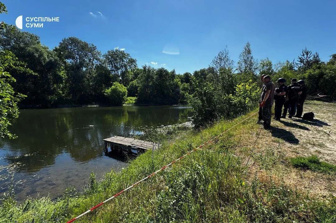 Трагедія на світанку: у Сумах від вибуху ворожої авіабомби біля річки загинув чоловік
