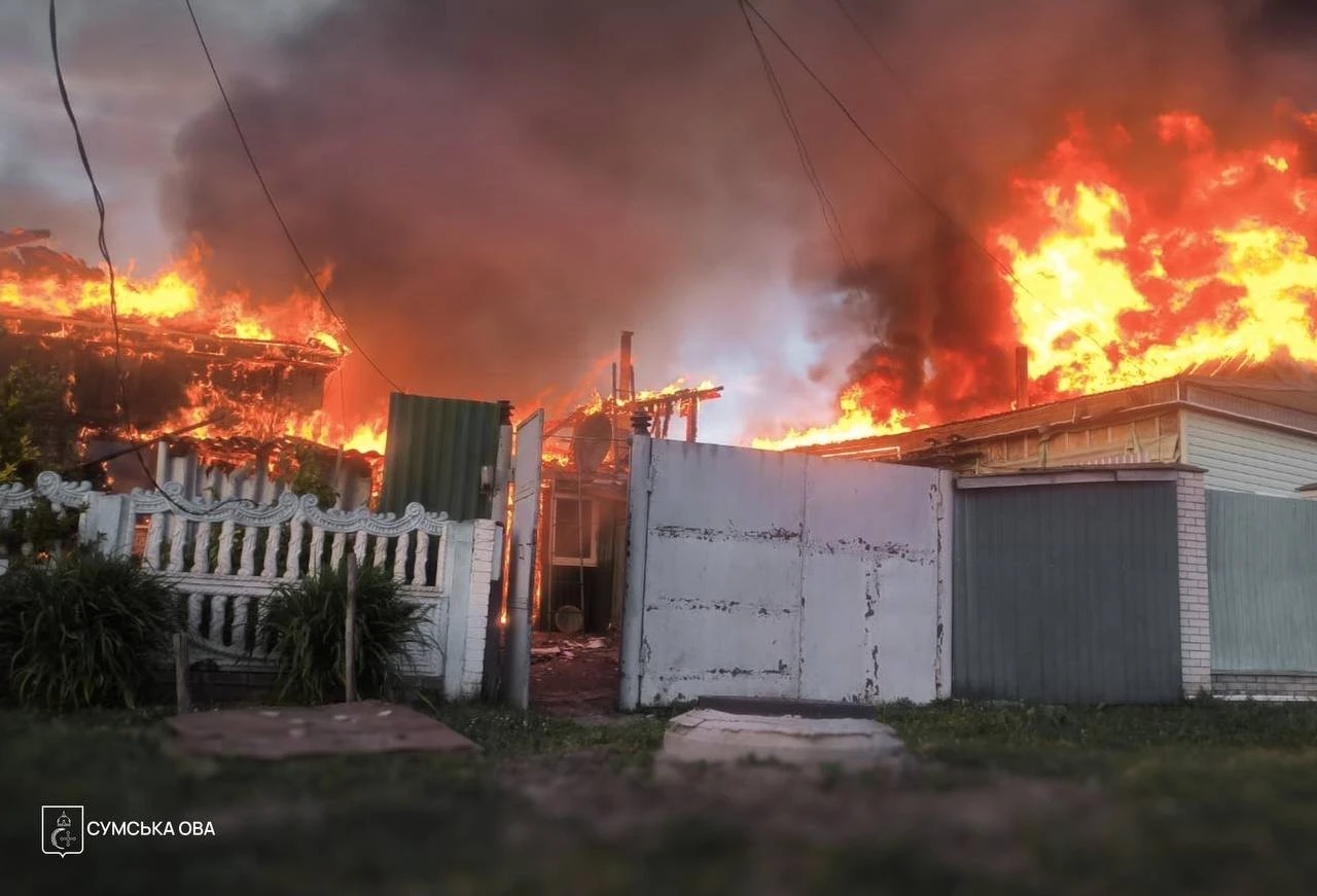 Російські БПЛА атакували Глухів: у місті руйнування та поранений підліток