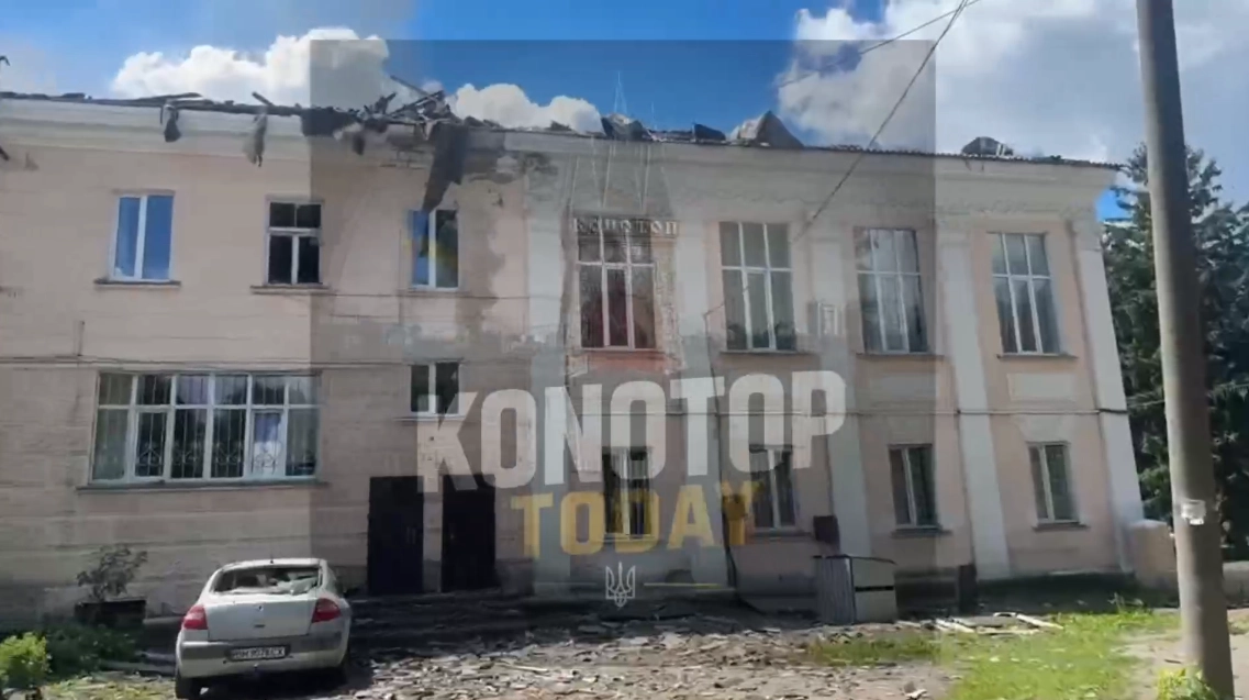 Російський удар БПЛА по Конотопу: у середмісті є важкопоранені
