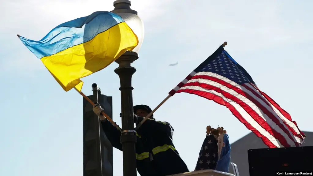 Скепсис до Білого дому та любов до американців: як затяжна війна змінила геополітичні настрої українців