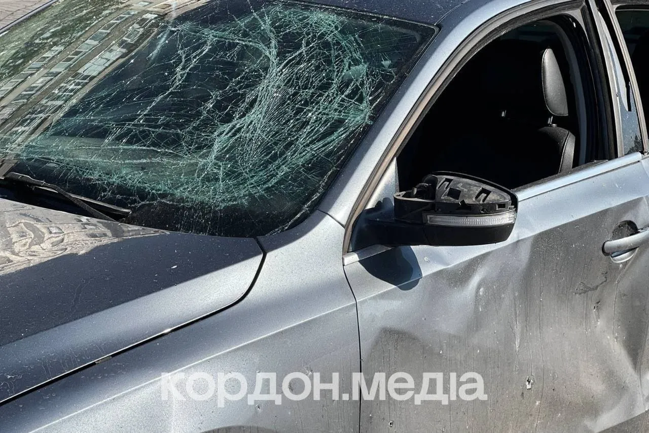 Ранкова атака безпілотників на Суми: дрони типу “Молнія” поцілили у дорожнє покриття
