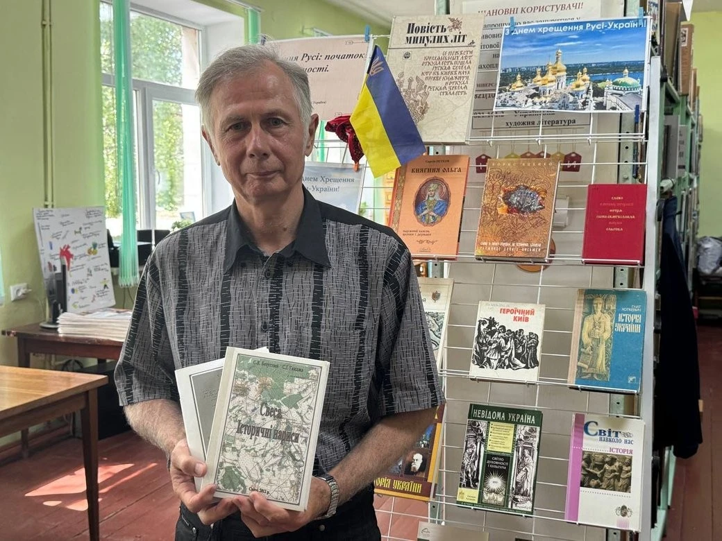 Півтора десятиліття пошуків: у Свесі презентували унікальну книгу про історію селища