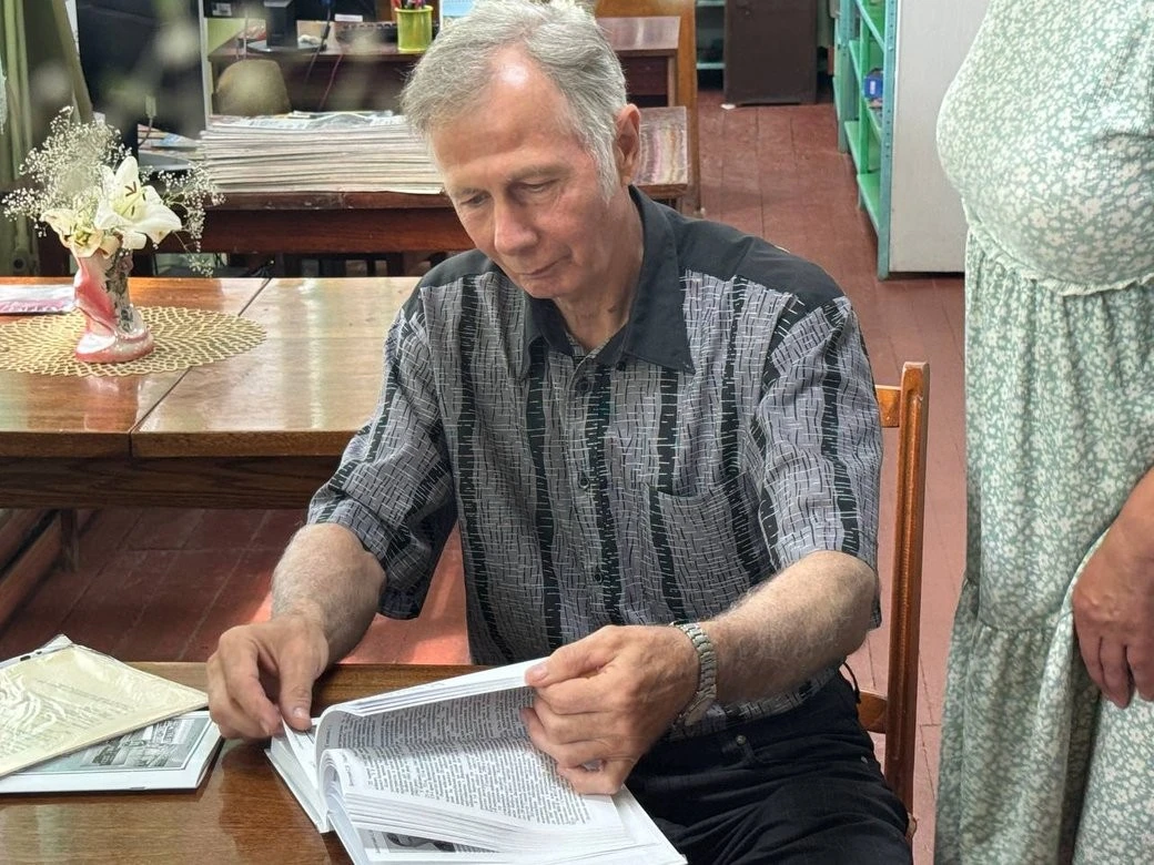 Півтора десятиліття пошуків: у Свесі презентували унікальну книгу про історію селища